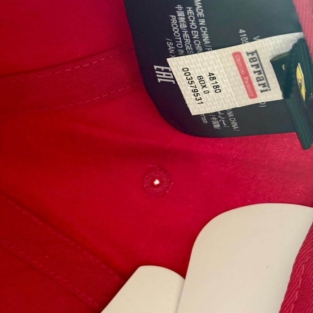 Ferrari Iconic Red Hat - Picture 6 of 10